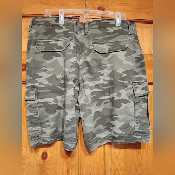 Men's George Camoflauge Shorts, Size 38 - Picture 2 of 8